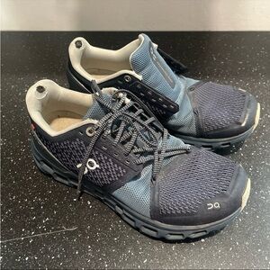 On Cloud Helion Swiss engineering cloud tec shoes women’s size 7